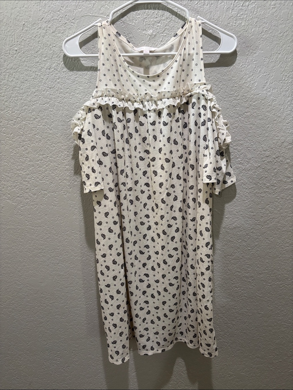 LC Lauren Conrad White Cold-Shoulder Ruffle Tunic with Black Paisley